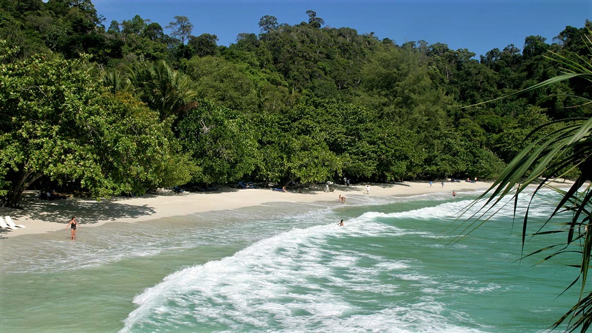 Wunderschöner Sand-Strand auf Malaysia Reise