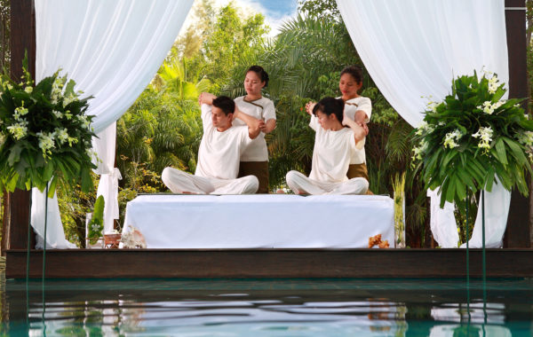 Massage im Spa im The Sarojin Thailand